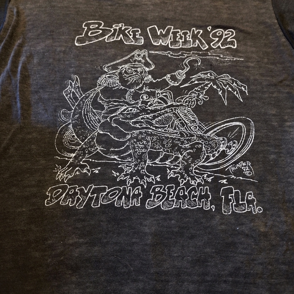 Vintage 1990 Harley Davidson T-shirt (Open To Offers)😊 - Picture 9 of 10